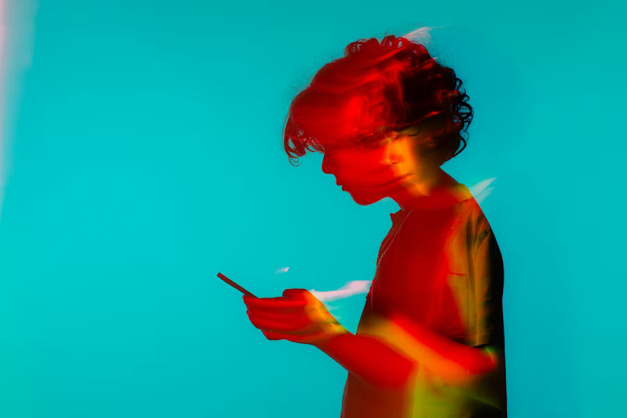 Соцсети проверяют возраст детей. Это работает хуже, чем кажется